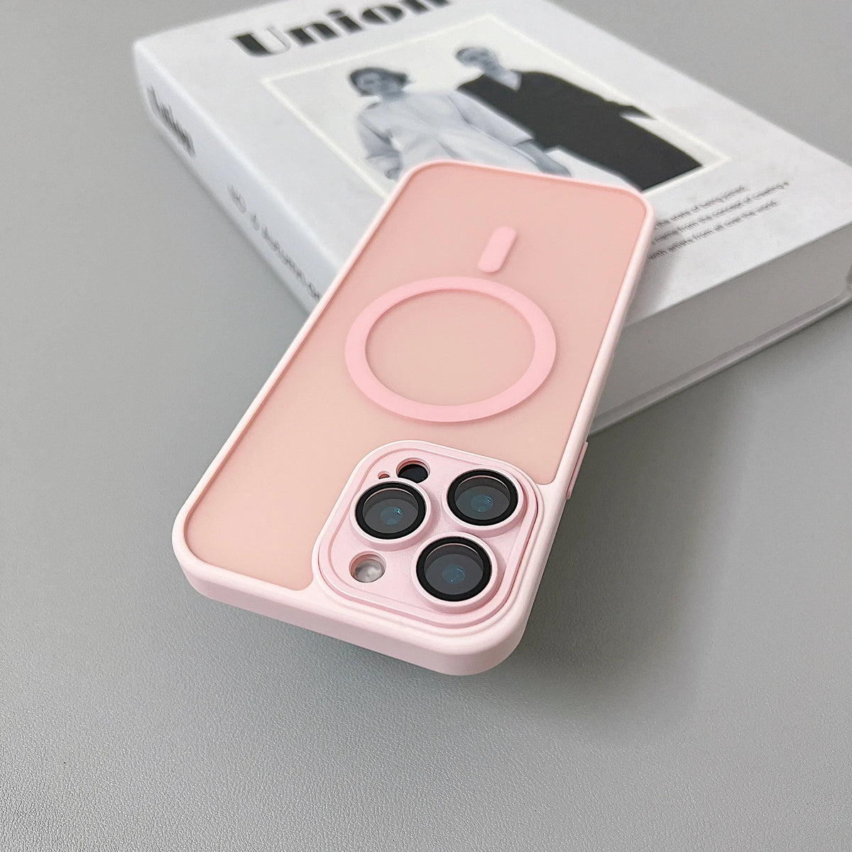 Funda protectora magnética, mate y translúcida, resistente a los golpes, para iPhone 17, 16, 15, 14, 13, 12 y 11 Pro Max y Plus, compatible con la carga inalámbrica MagSafe