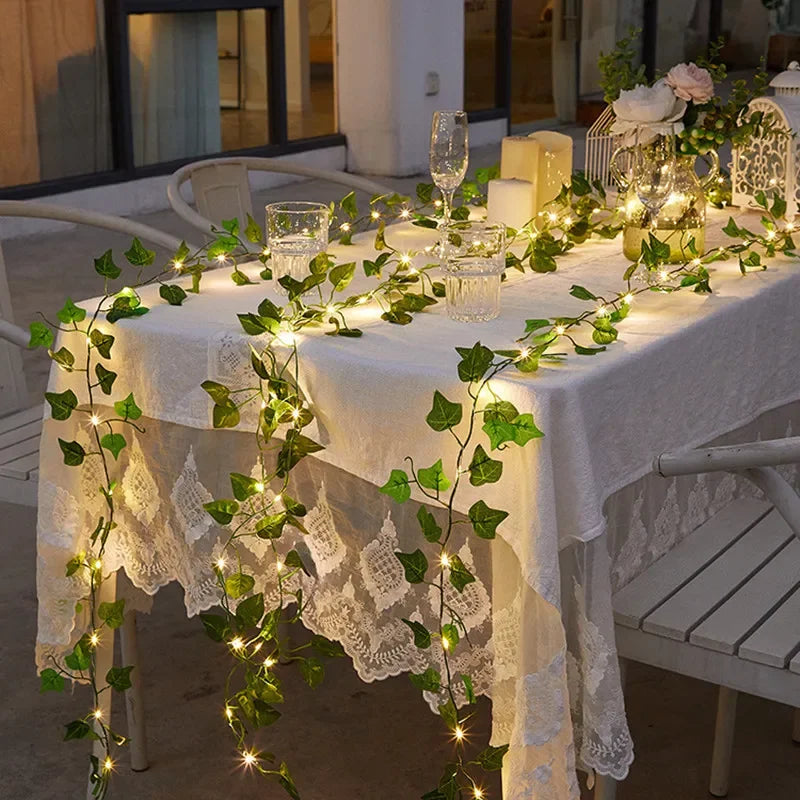 Guirnalda de luces con hojas verdes y flores, luces de hadas con enredadera artificial, alimentada por pilas, para árbol de Navidad y decoración del hogar